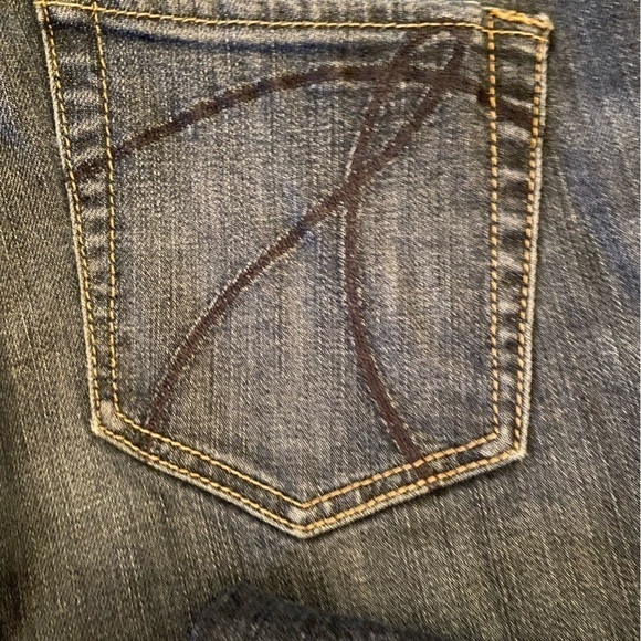 𝅺NEW York and Company size ten jeans with rivets and style. Comfy and stylish. - Picture 5 of 7